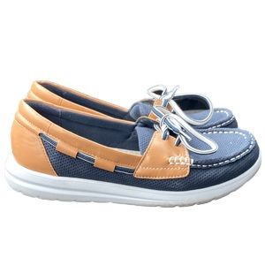 Clarks Cloudsteppers Boat Shoes Womens Size 5.5 Blue Perforated Slip On Sneaker